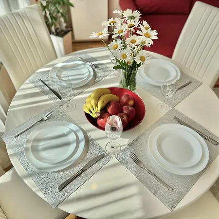 Sunny & Comfort Next To Tech Park For 4 Guests Апартаменты